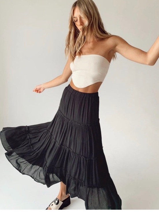 Princess Polly Dresses & Skirts - Princess Polly black maxi tiered ruffle skirt